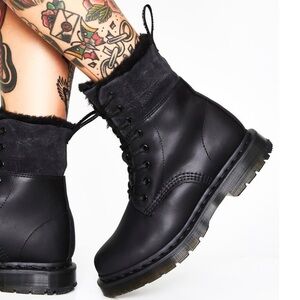 Dr. Martens Black 1460 Kolbert Faux Fur Lined Ankle Boots Boots US 9 Worn Once